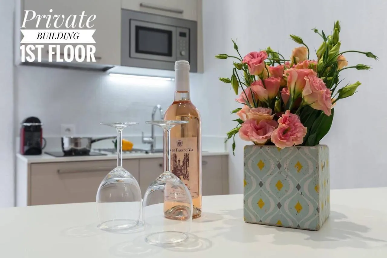Private Building, 4 Apts, Unique At Nice- Old Town 尼斯