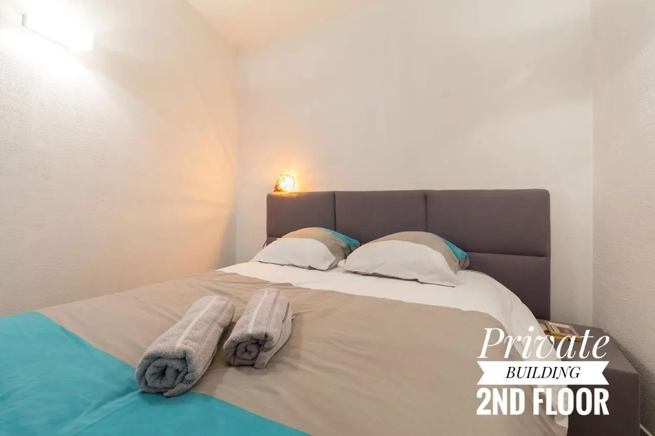 Private Building, 4 Apts, Unique At Nice- Old Town Nice